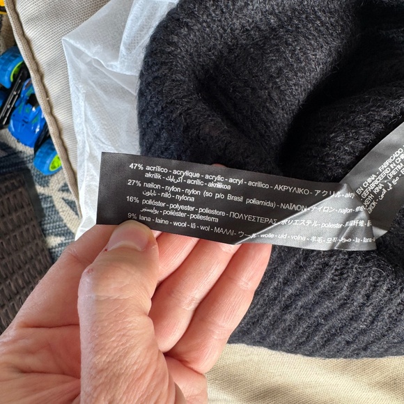 ZARA Black Knit Beanie Hat – Unisex – NWT - Picture 3 of 3